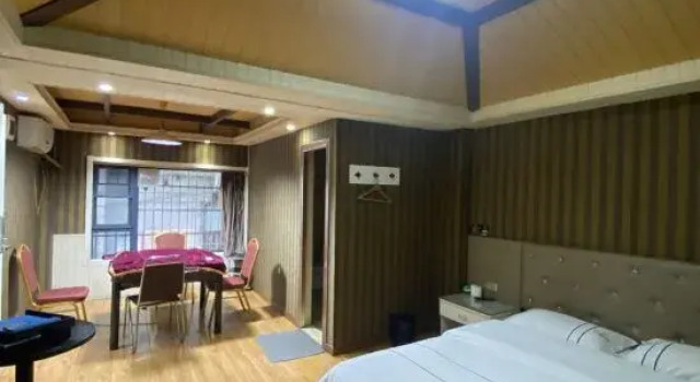 Huayi Business Hotel, Prenota Hotel Wuhan Hubei