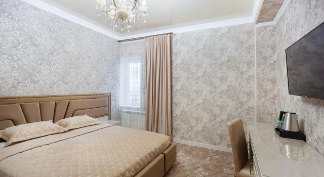 Полулюкс Отель Акрополь