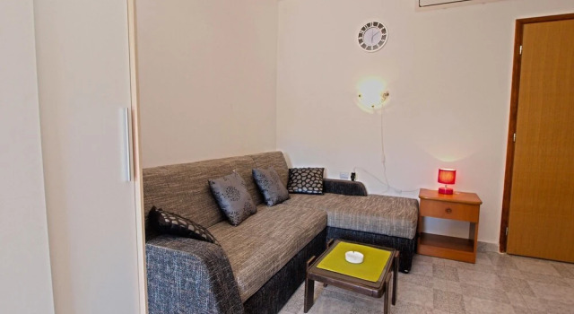 Apartments Orange 768