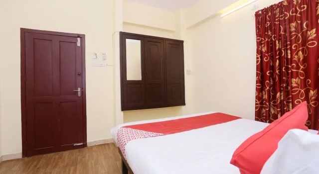 OYO 19877 Gamas Centre