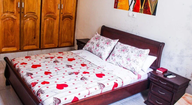 Mabea Beach, Boek Hotel Yopougon 