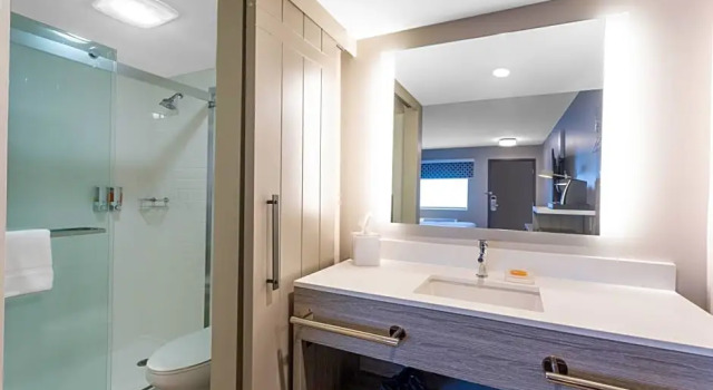 Номер Standard Days Inn by Wyndham Wilmington / University