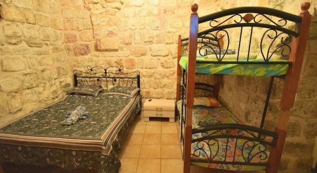 Chain Gate Hostel, Book Hostel / Vandrerhjem Hoteller i Jerusalem med pool, nær Al-Aqsa Mosque, Swimmingpool