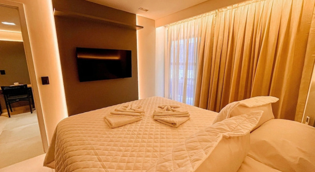 Hyde Park Premium - by Living