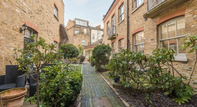 Modern mews home in Kings Cross