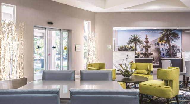 La Quinta Inn & Suites by Wyndham Orlando Lake Mary