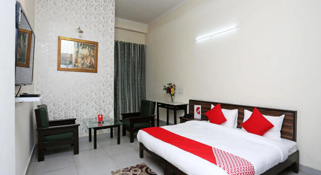 OYO 14100 Hotel D Meridien, Забронировать Отель IMT Manesar Гургаон