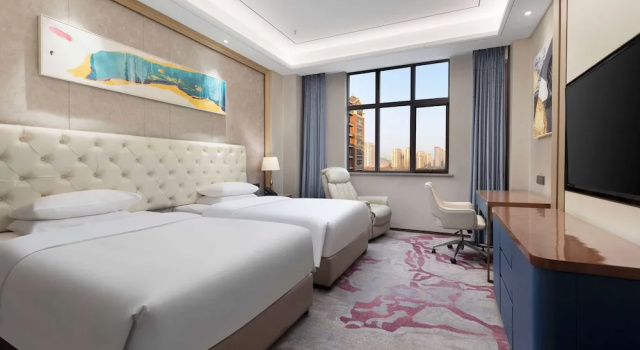 Номер Deluxe Ramada by Wyndham Zhumadian West Station