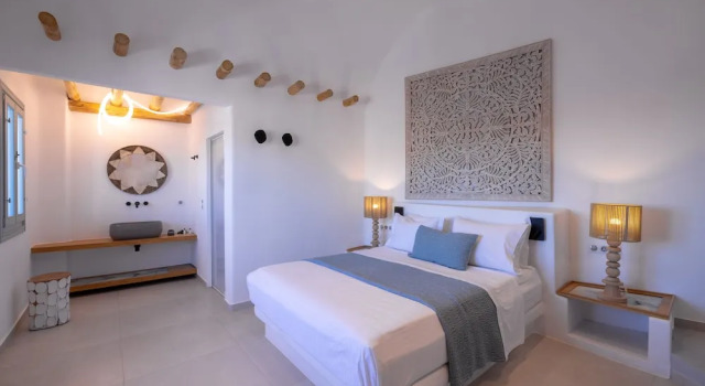 Полулюкс с балконом Infinity Blue Suites