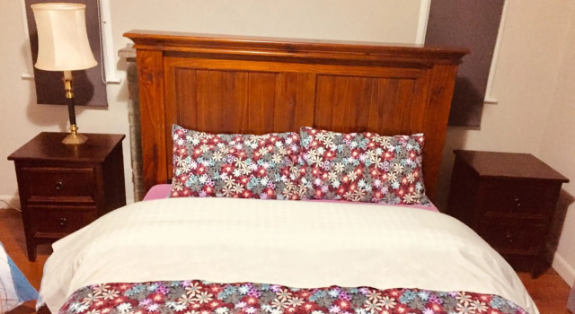 House Accommodation and Cozy Cabins, walking distance to CBD and near to Waikato Hospital