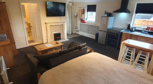 Sherwood Studio Annexe 1 Bedroom Entire Property