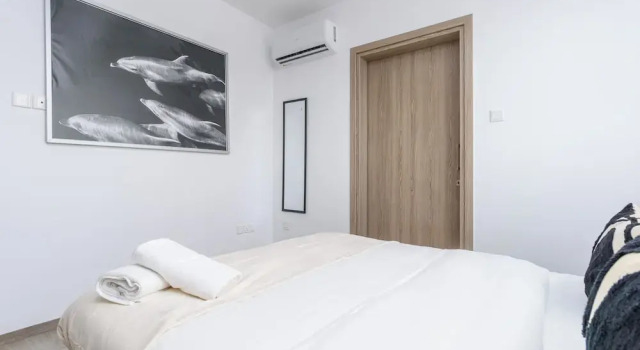 Mirage 2-BR Apt. & Balcony in Larnaca, Book Hotel Larnaka Larnaca Region