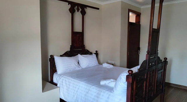 Executive Zimmer Mac and Jak Getaway