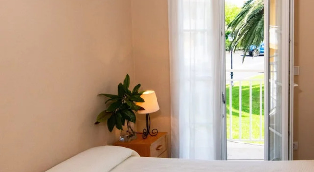 Апартаменты с 3 комнатами с балконом Apartamentos San Pedro en Llanes