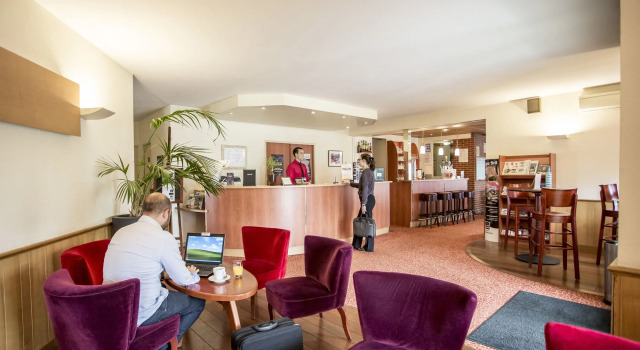 Brit Hotel Rennes Le Castel, Rezerwuj Hotel  