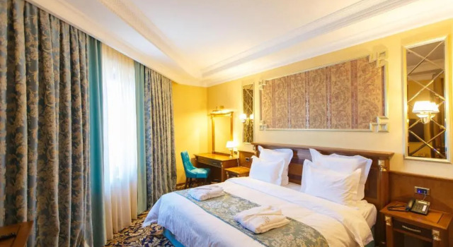 Полулюкс Sultan Palace Hotel