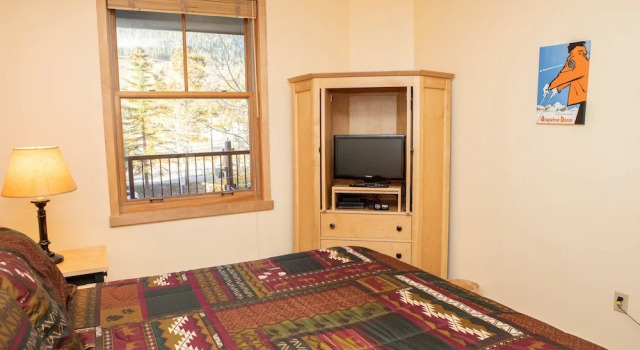 8176 Silver Mill 2 Bedroom Condo by RedAwning