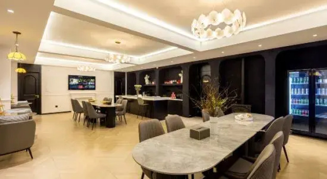 Qingman·Bamboo Shadow Mountain Light·Light Mountain Luxury, Prenota Hotel Hotel a Huzhou con piscina, Piscina