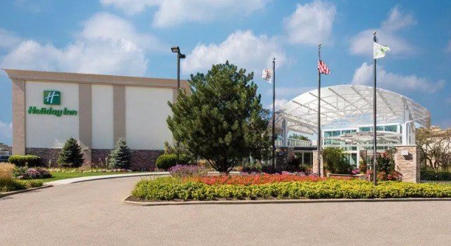 Кровать в общем номере Holiday Inn Chicago - Elk Grove