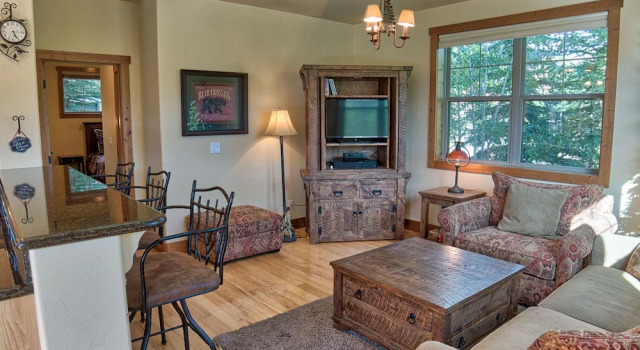 120 Rachel Lane Private Home with Hot Tub