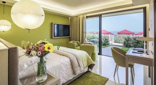 Полулюкс с видом на море Cala Beach Resort
