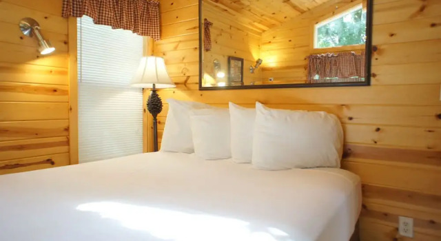 Williamsburg Campground, Prenota Campeggio Campeggi e glamping a Virginia, Campeggio