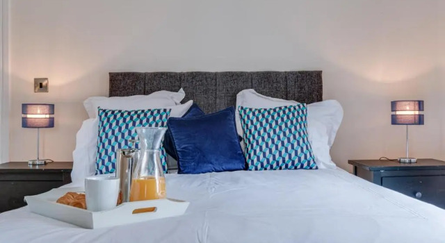 Modern, luxury suites with private bathrooms close to city centre, Забронировать Отель Отели и гостиницы Белфаста, рядом с Гольф-клуб "Фортвиллиам", Отель