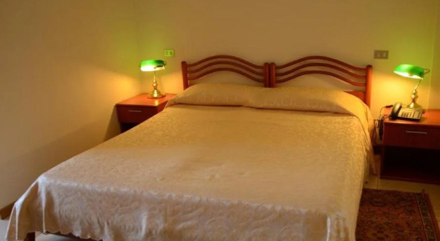 Hotel Conca DOro, Забронировать Отель Барчеллона-Поццо-ди-Готто Сицилия