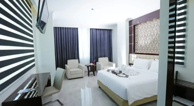 Junior suite Sindoro Hotel Cilacap by Conary