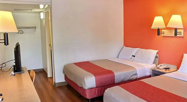 Номер Deluxe Motel 6-Atascadero, CA