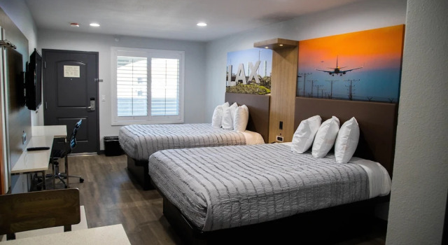 Четырёхместный номер Standard Pico Rivera Inn and Suites