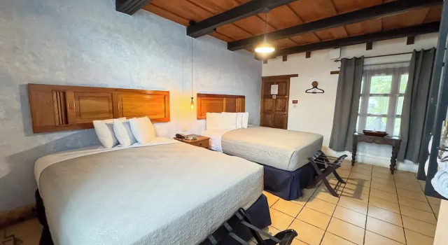 Четырёхместный номер Standard Hotel Cacique Real