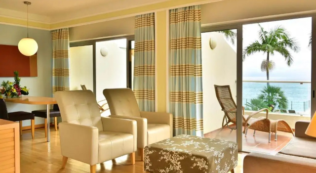 Полулюкс Superior Pestana Carlton Madeira Ocean Resort Hotel