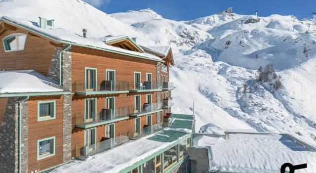 HOTIDAY Room Collection - Cervinia, Забронировать Отель Брей-Червиния Червиния