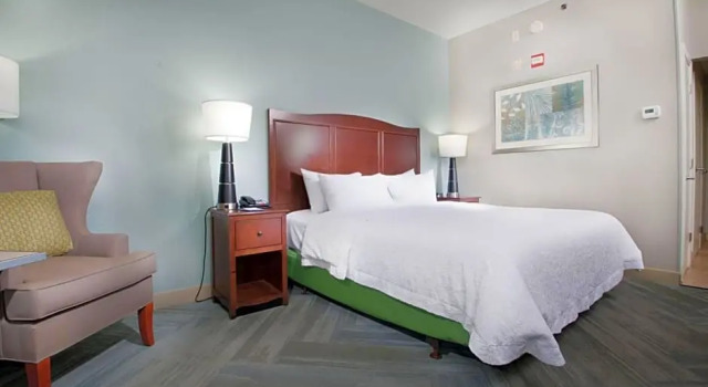 Номер Standard с видом на озеро Hampton Inn Port Charlotte