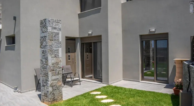 Villa Leandros With Pool & bbq