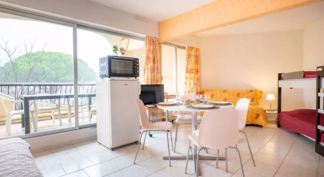 Escale Port 20708, Book Hotel Hotels in Camargue with a Pool, Swimming Pool