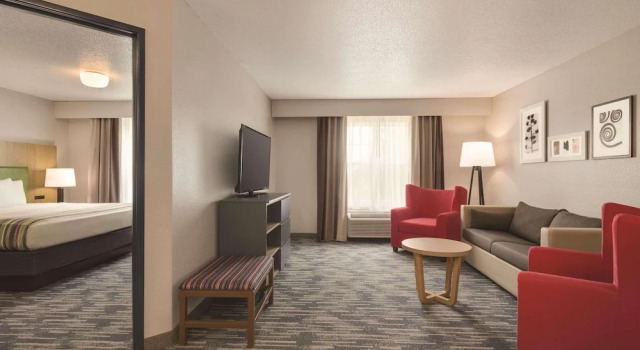 Люкс c 1 комнатой Country Inn & Suites by Radisson, Pella, IA