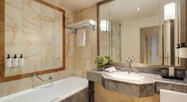 Двухместный полулюкс InterContinental Chantilly Chateau Mont Royal by IHG