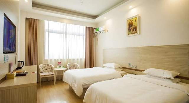 GreenTree Alliance Yichun Fengcheng Jianyi Avenue Hotel, Rezerwuj Hotel Fengcheng Jiangxi