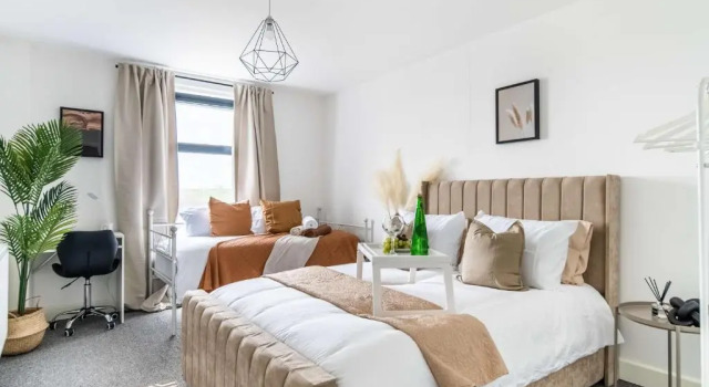 Апартаменты Standard New Private Apartment Building Minutes From Heathrow