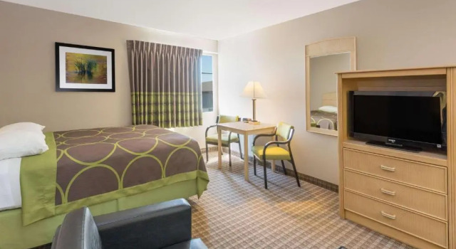 Suite Superior Super 8 by Wyndham Carroll/East