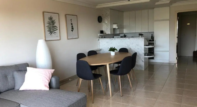 Апартаменты Ruim 3 Slaapkamerappartement Vlakbij Het Strand
