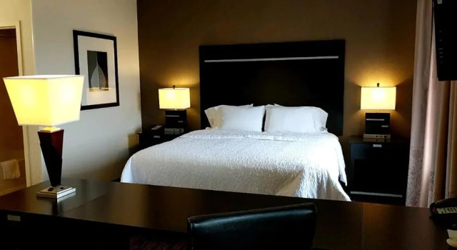 Двухместная студия люкс для некурящих Hampton Inn & Suites Tulsa/Tulsa Hills