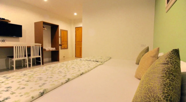 Трёхместный номер Deluxe с балконом Green Apple Villa