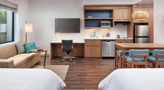 Четырёхместный номер Standard Element by Marriott Santa Clara