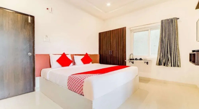 Airport Palace Hotel by OYO Rooms, Rezerwuj Hotel Shamshabad 
