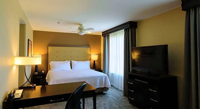 Четырёхместный люкс с 2 комнатами Homewood Suites by Hilton Phoenix Chandler Fashion Center