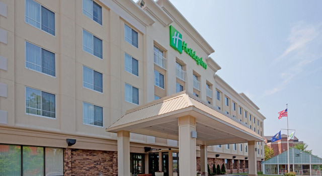 Holiday Inn Portsmouth, Varaa Hotelli Hotellit New England uima-altaalla, Uima-allas
