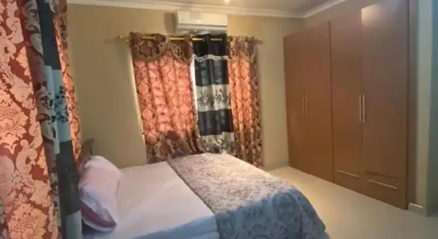 Апартаменты с балконом Cozy Kumasi Apartment With 2 Bedrooms